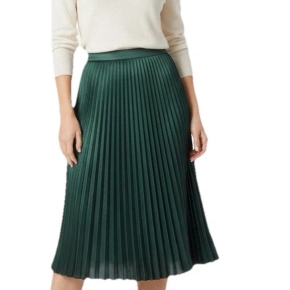Banana Republic Dresses & Skirts - Banana Republic Satin Pleated Skirt Hunter Green Midi Petite 4P NWT Style 798408